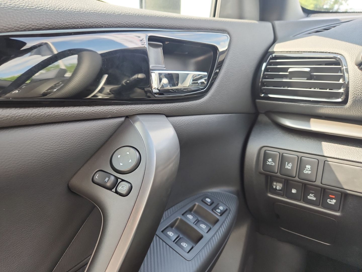 Mitsubishi Eclipse Cross Plug-In Hybrid Select Black WR