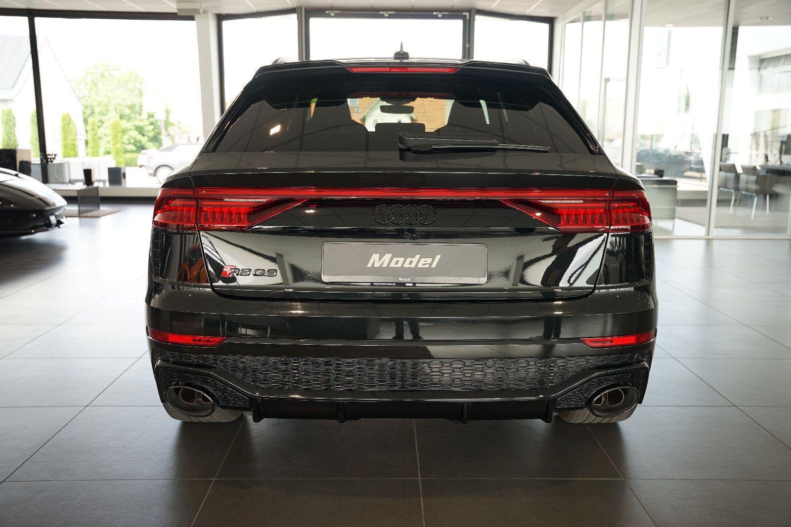 Audi RSQ8 | HuD | Keramik | Pano | 305 km/h | 23"