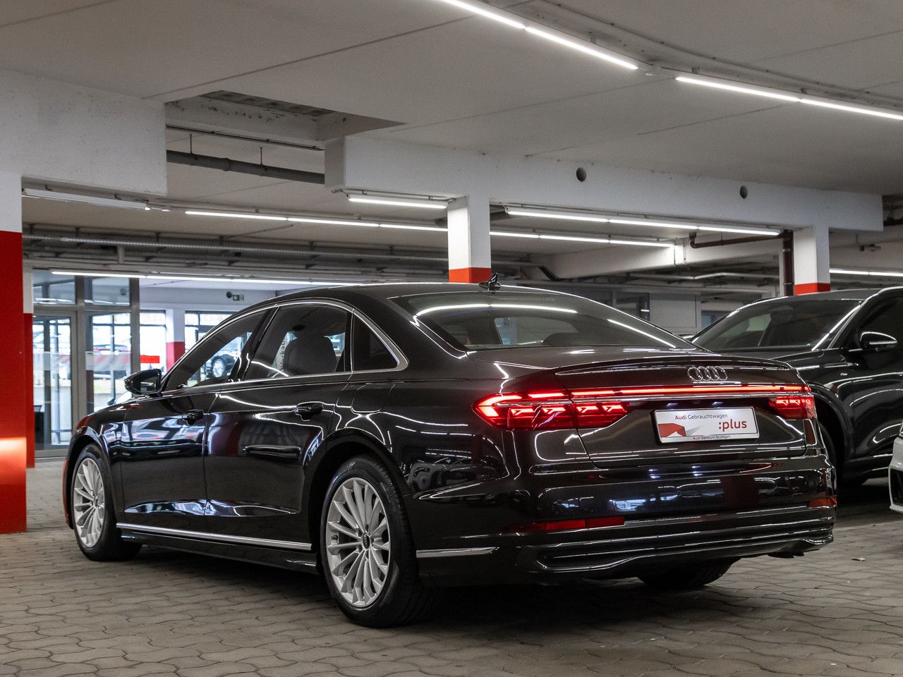 Audi A8 L 60 TFSI e quattro - Samsaru's Car Outlet