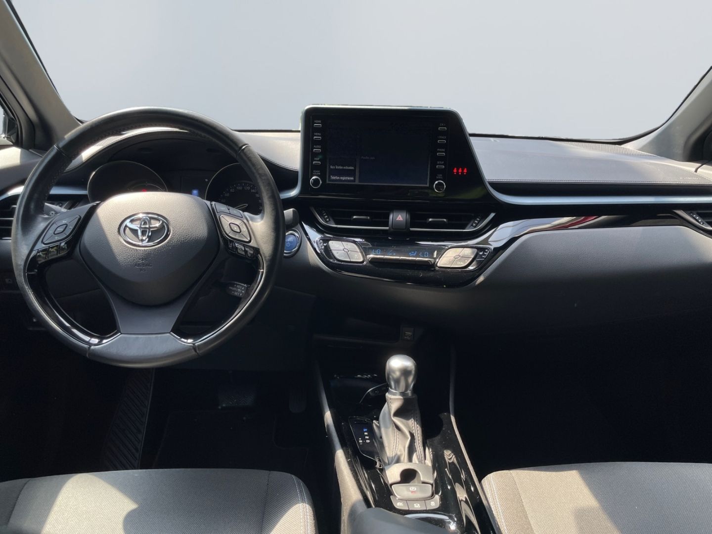 Toyota C-HR 2.0 Hybrid Team - Samsaru's Car Outlet