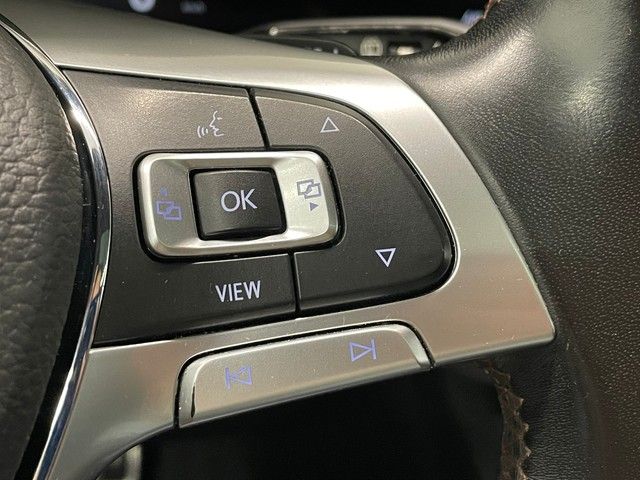 Volkswagen Touareg 3.0 TDI R-Line 4M - Samsaru's Car Outlet