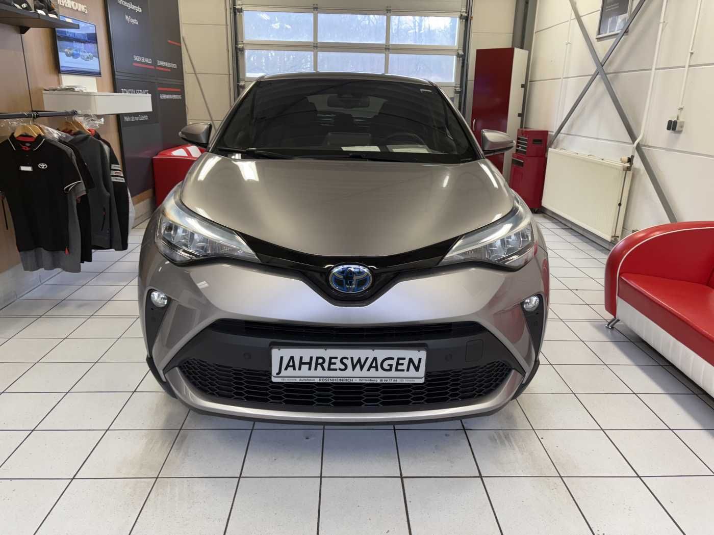 Toyota C-HR Hybrid - Samsaru's Car Outlet