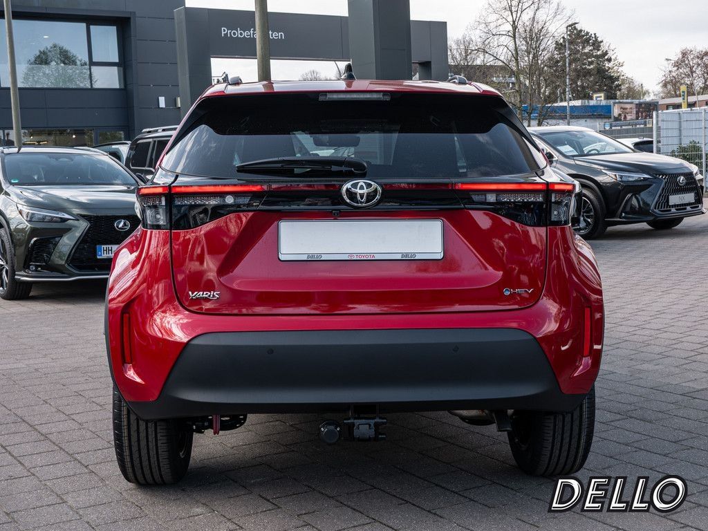 Toyota Yaris Cross Teamplayer AHK Safety Winter-Paket S