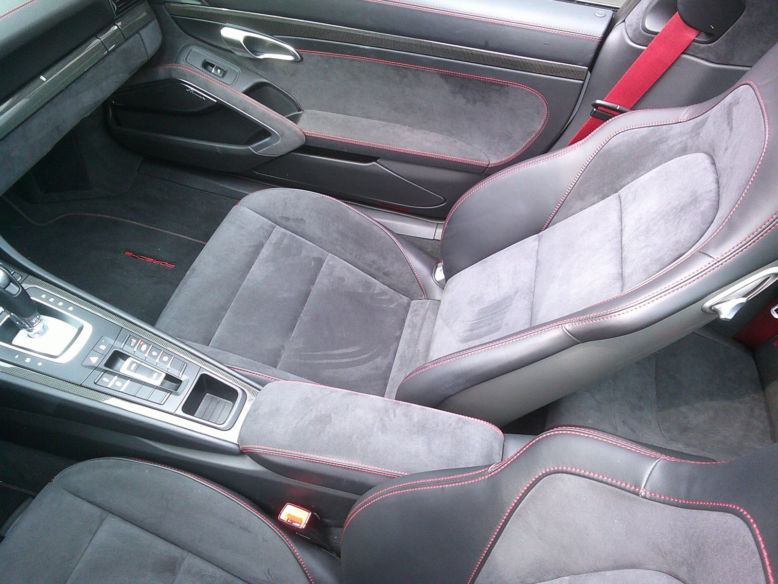 Porsche 911 Carrera 4 GTS - Samsaru's Car Outlet