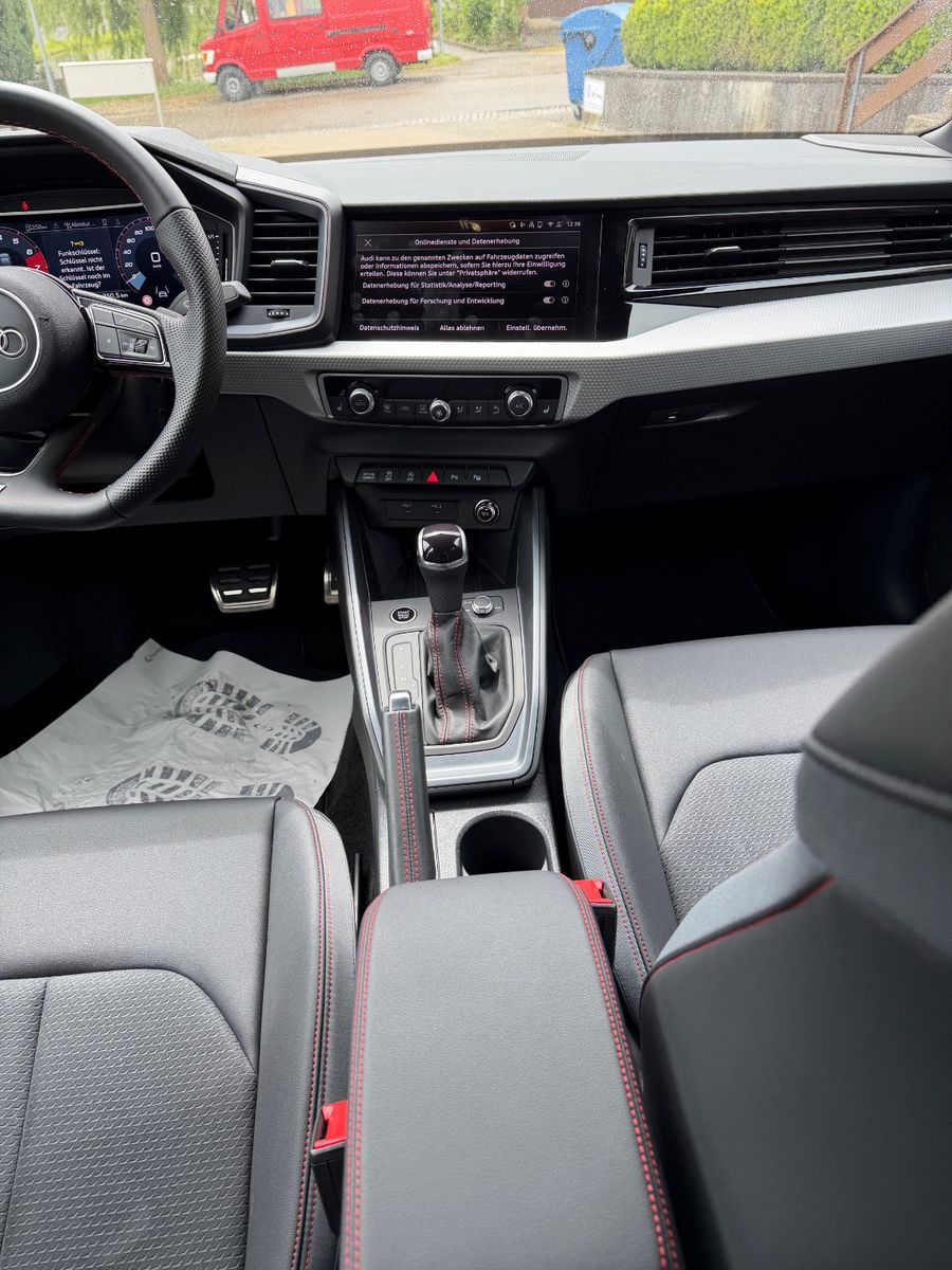 Audi A1 Sportback 40 TFSI S line, S line Plus, VOLL!!