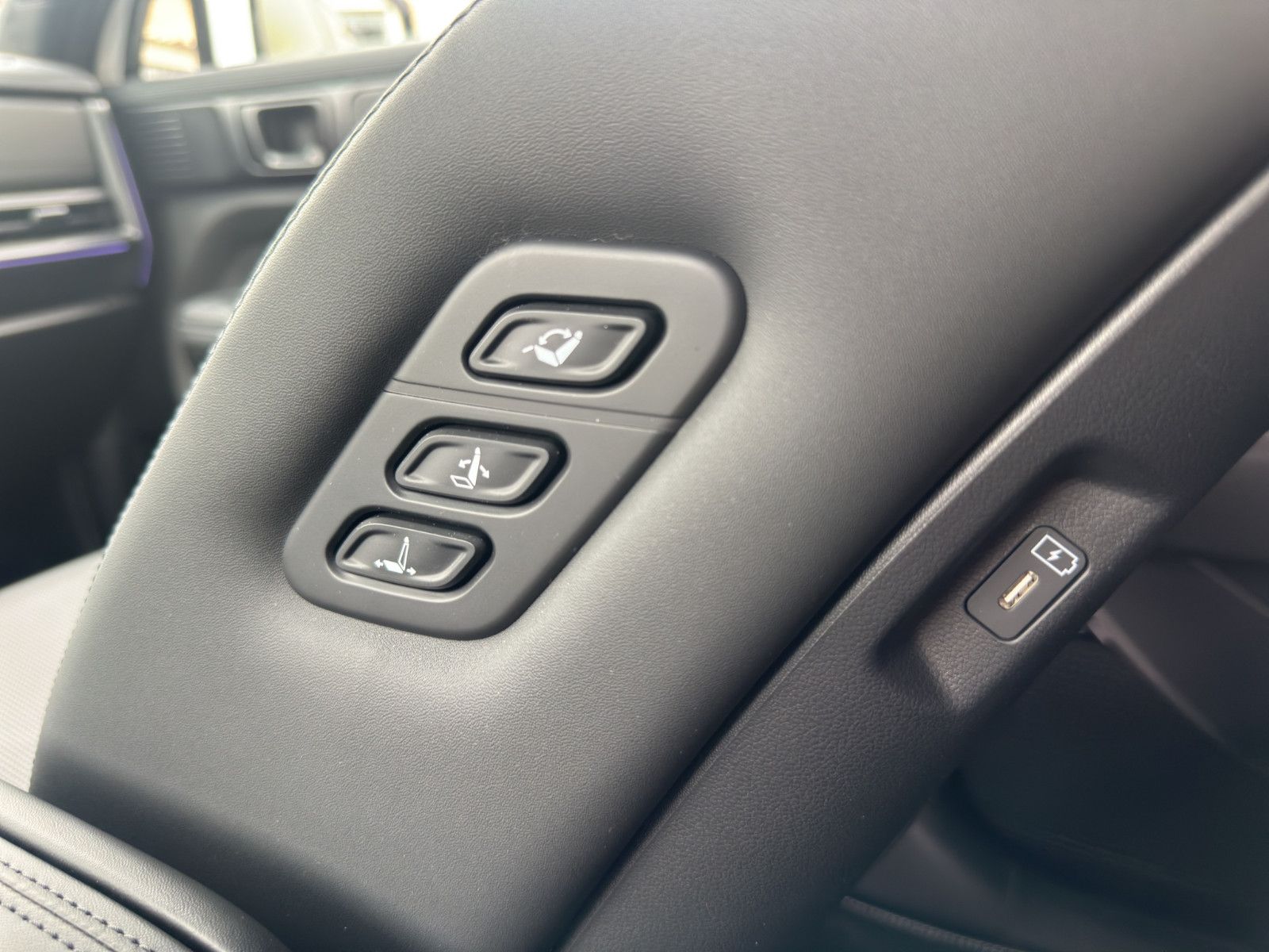Hyundai SANTA FE 1.6 T-GDI PHEV BLACKLINE - Samsaru's Car Outlet