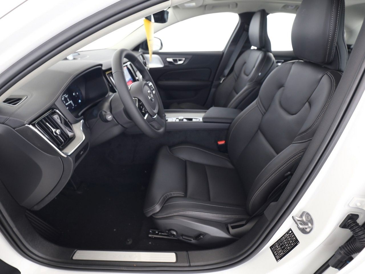 Volvo S60 B5 Ultimate Dark AWD