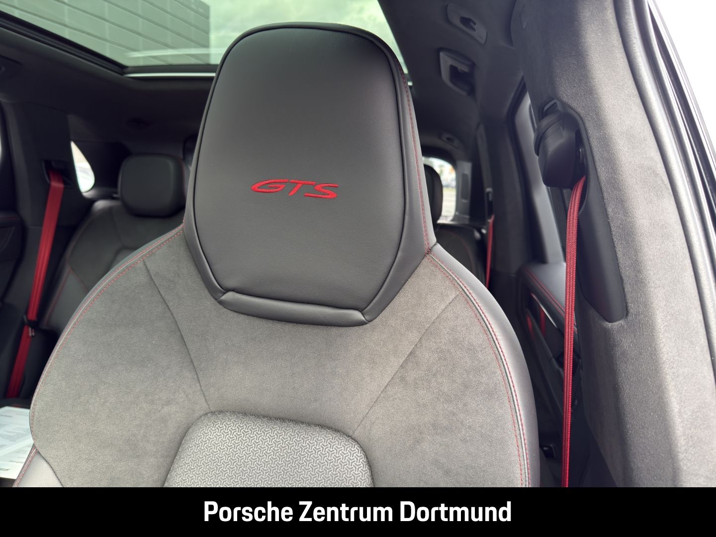 Porsche Cayenne GTS Hinterachslenkung Head-Up Display