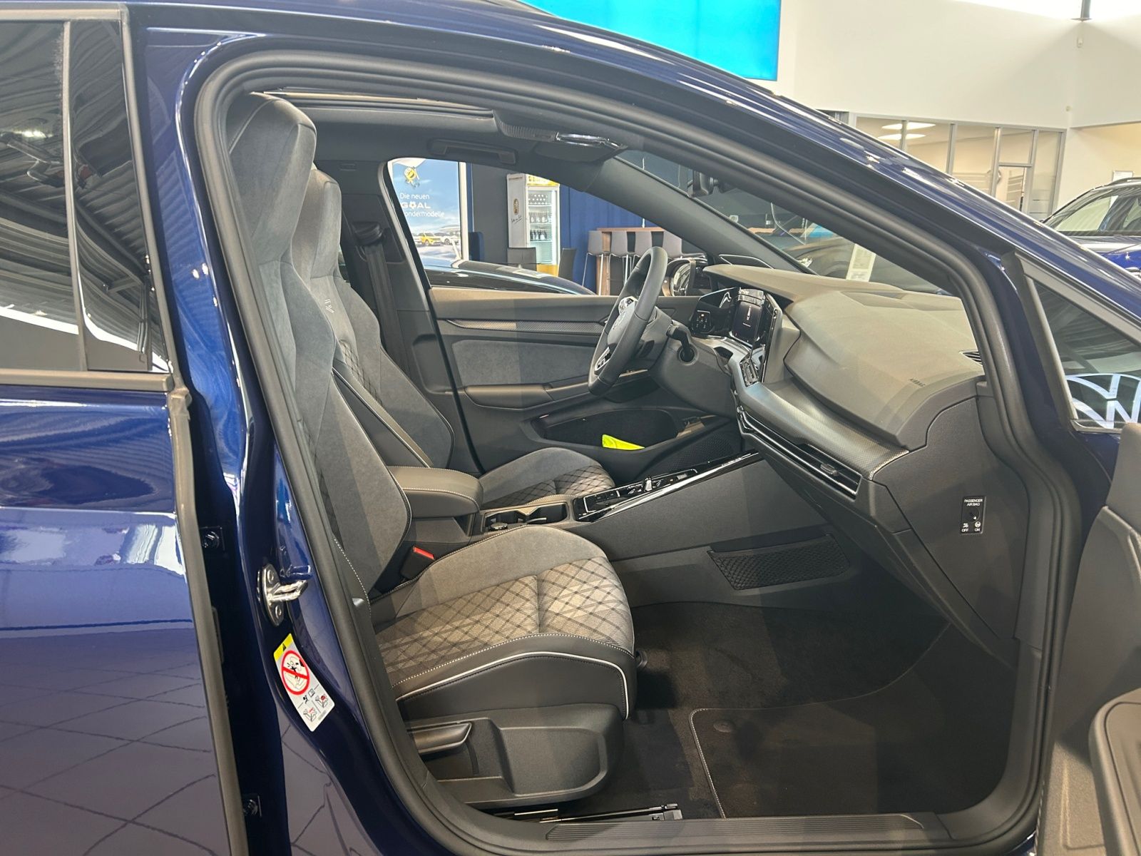 Volkswagen Golf Variant R-Line 2.0 l TSI DSG Rückfahrk Navi