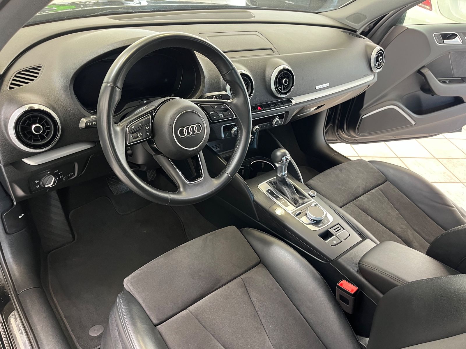 Audi A3 Lim. 40 TFSI Quattro S-Line Sport - Samsaru's Car Outlet