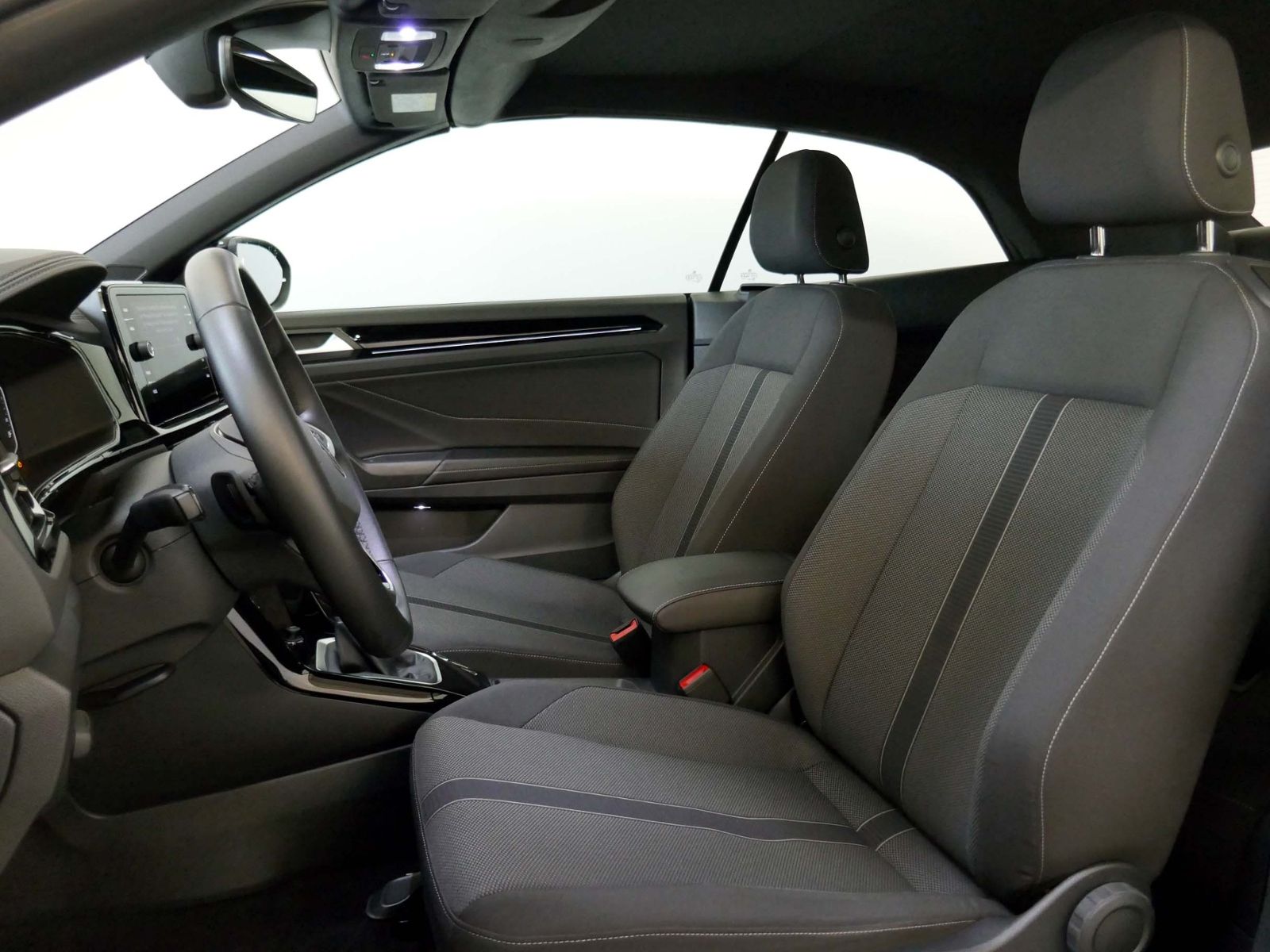 Volkswagen T-Roc Cabriolet Style 1.5 TSI - Samsaru's Car Outlet