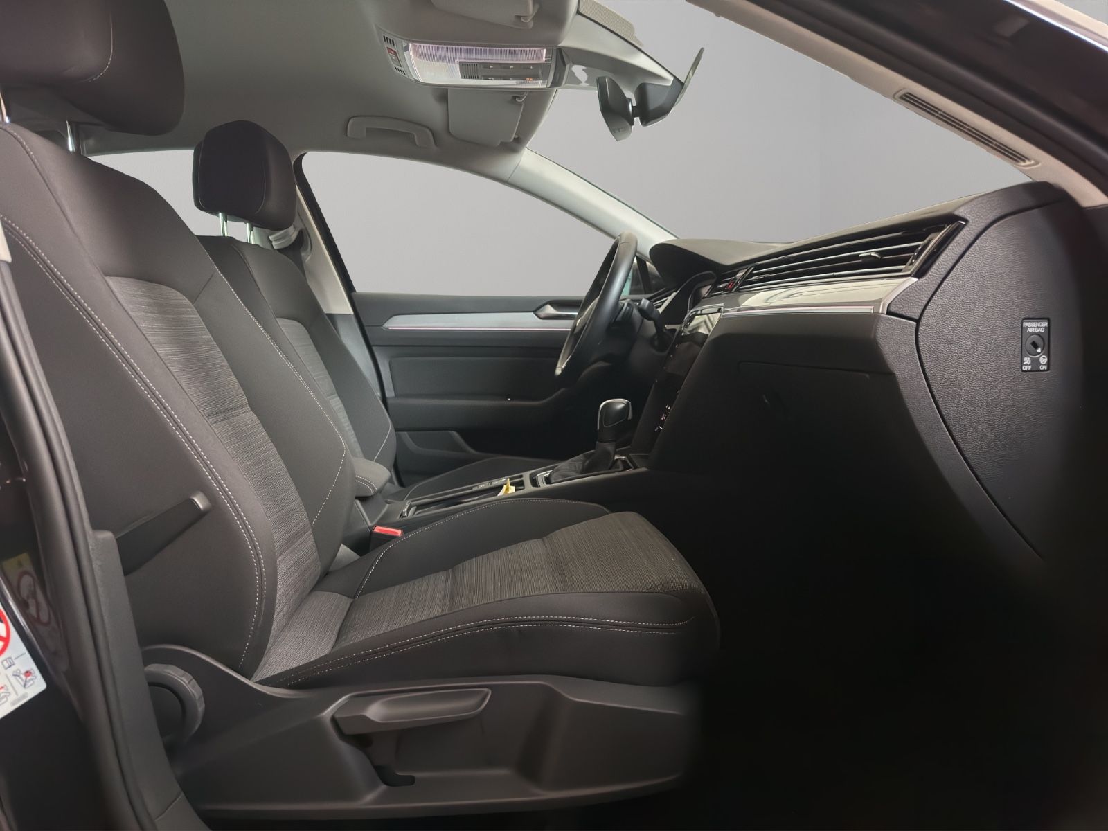 Volkswagen Passat Lim. Business - Samsaru's Car Outlet