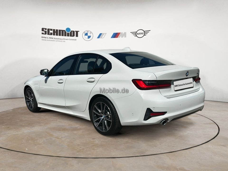 BMW 330e Sport Line - Samsaru's Car Outlet