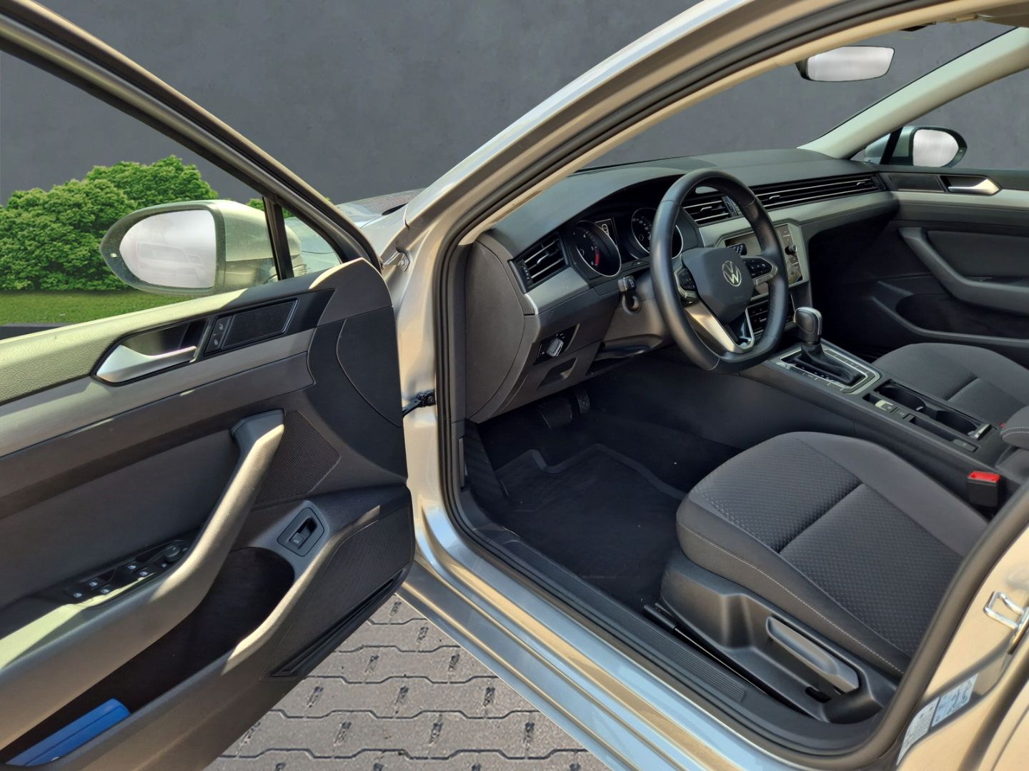 Volkswagen Passat Variant Conceptline 2.0 TDI - Samsaru's Car Outlet