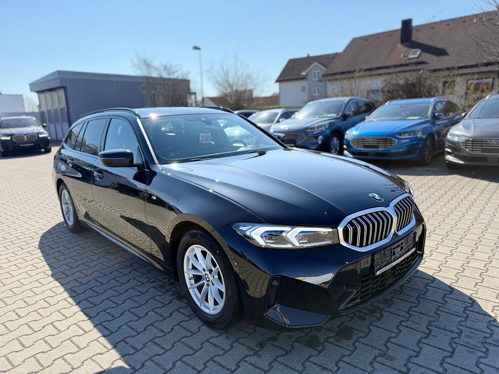 BMW 320 i Touring M-Sport - Samsaru's Car Outlet