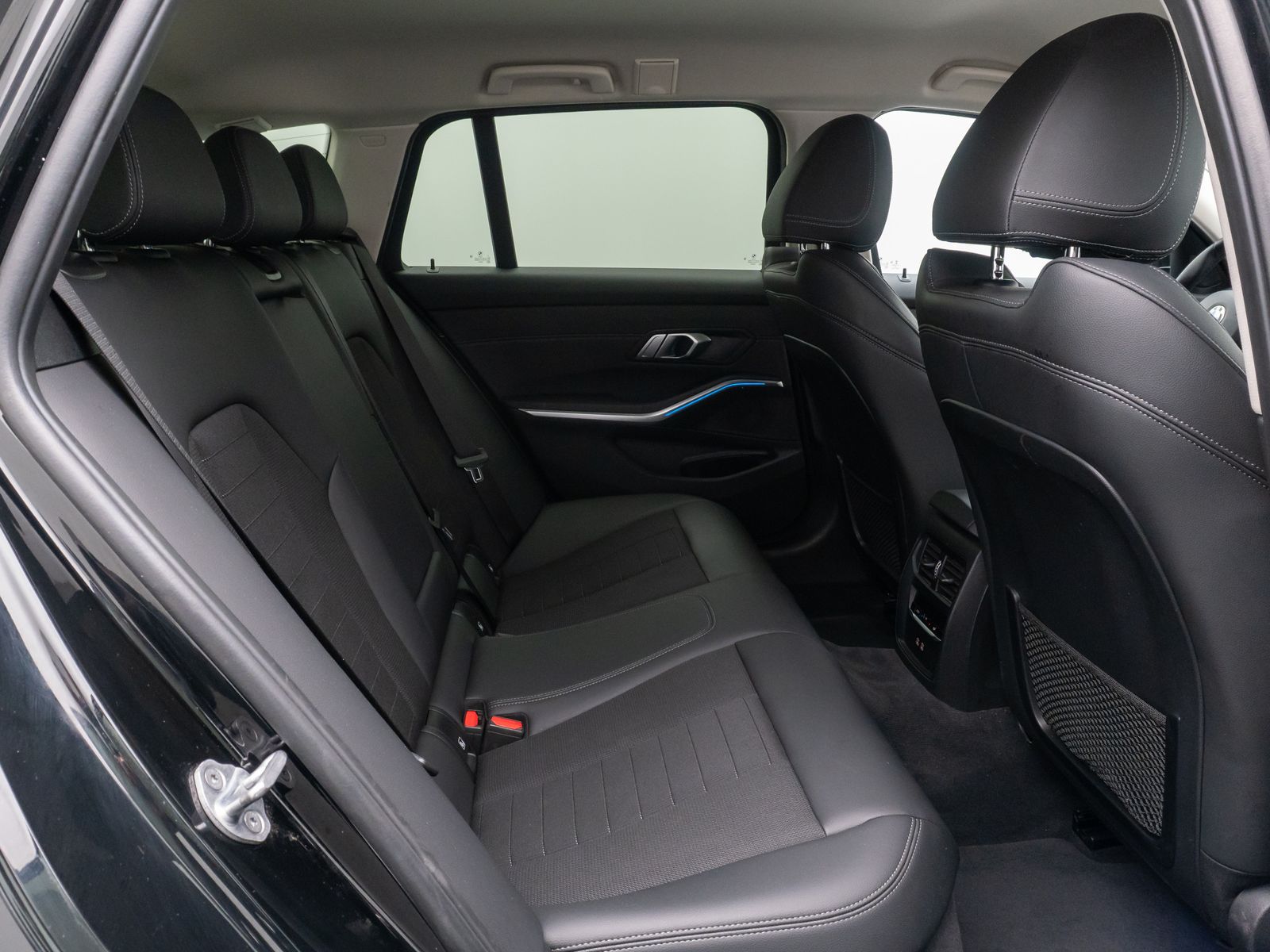 BMW 330e Sport Line - Samsaru's Car Outlet