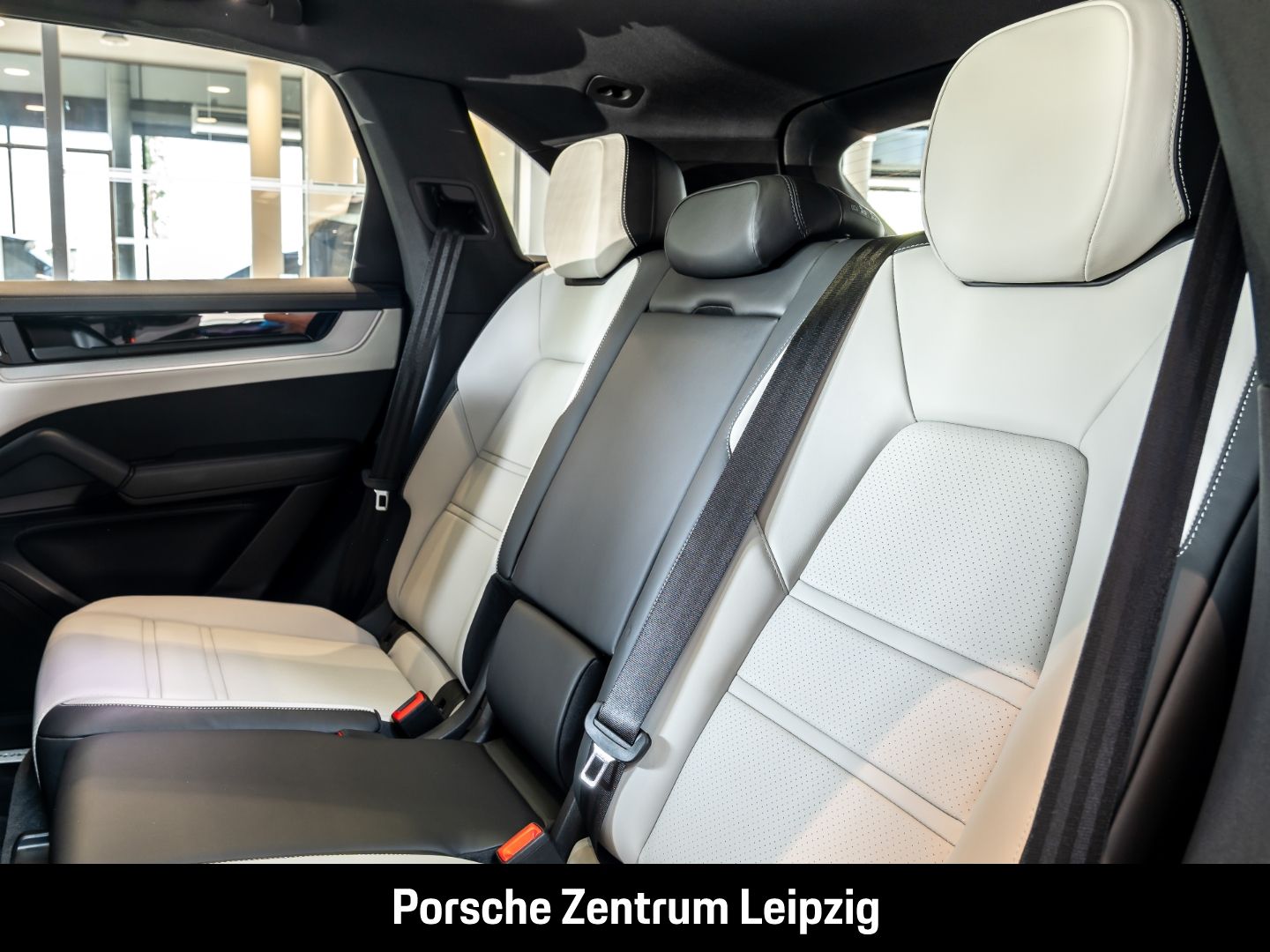 Porsche Cayenne S 22Zoll Luft ACC AHK 360Grad Panorama