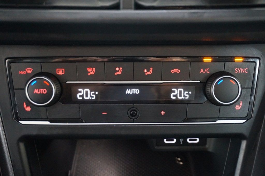 Volkswagen POLO 1,5 TSI HIGHLINE DSG R-LINE KAMERA ACC NAVI