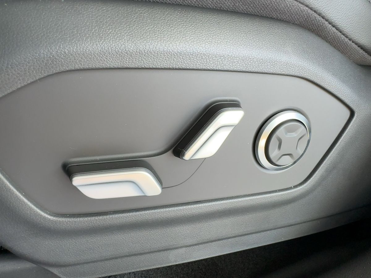 Hyundai SANTA FE 1.6 HEV 4WD Signature - Samsaru's Car Outlet