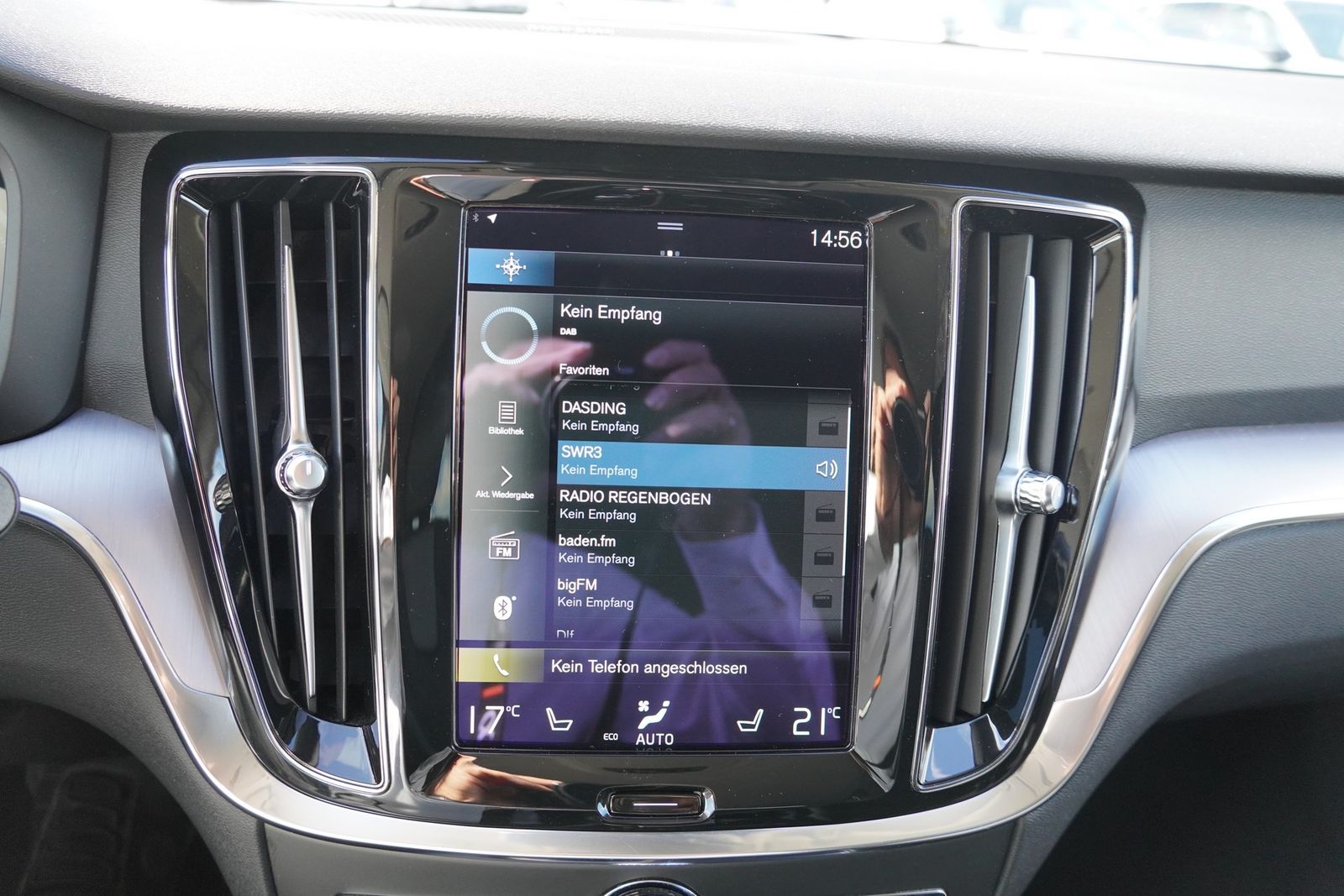 Volvo V60 Kombi 2.0 Hybrid AWD R Design LED Navi AHK