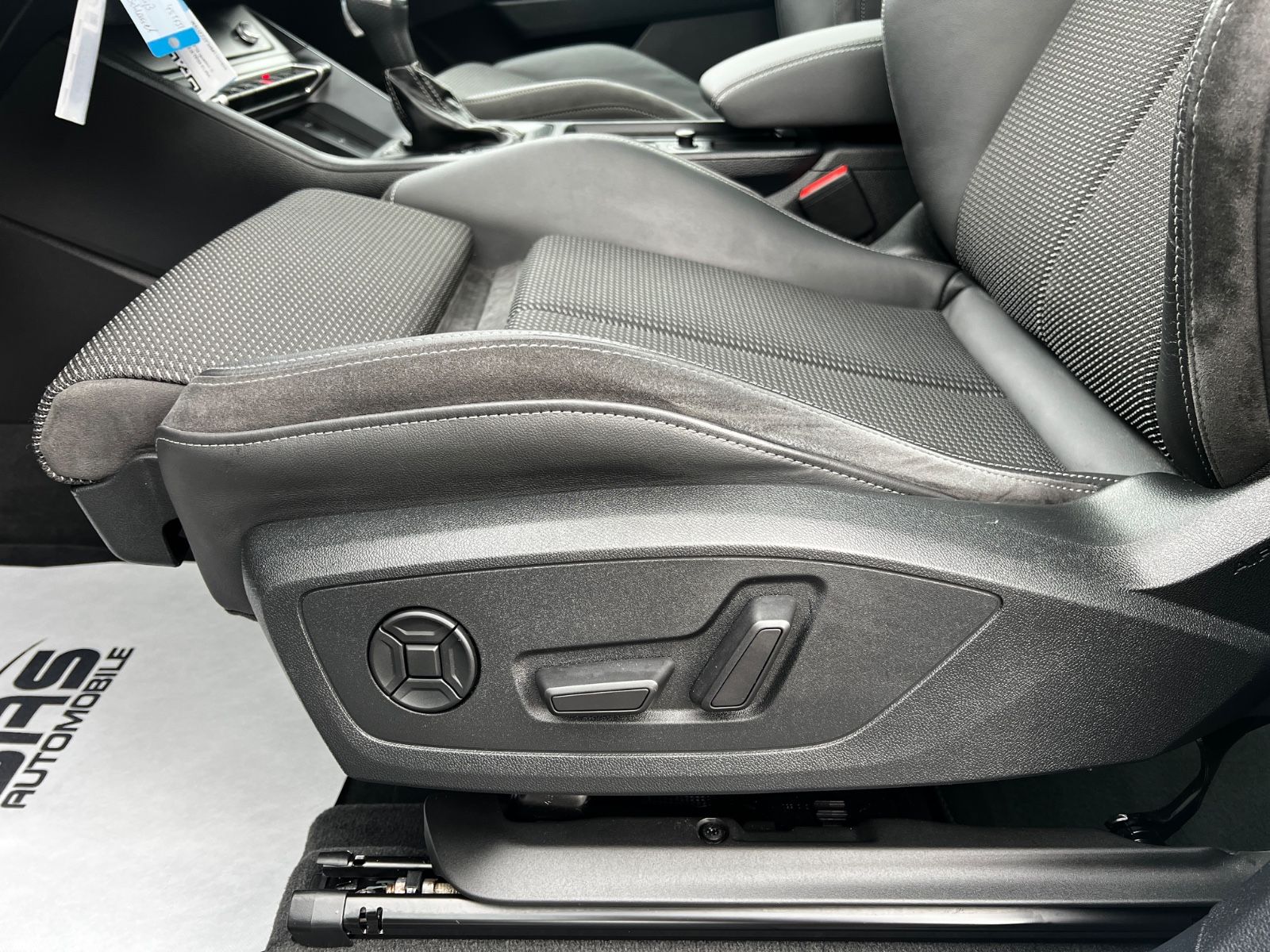 Audi Q3 45 TFSI quattro S line - Samsaru's Car Outlet