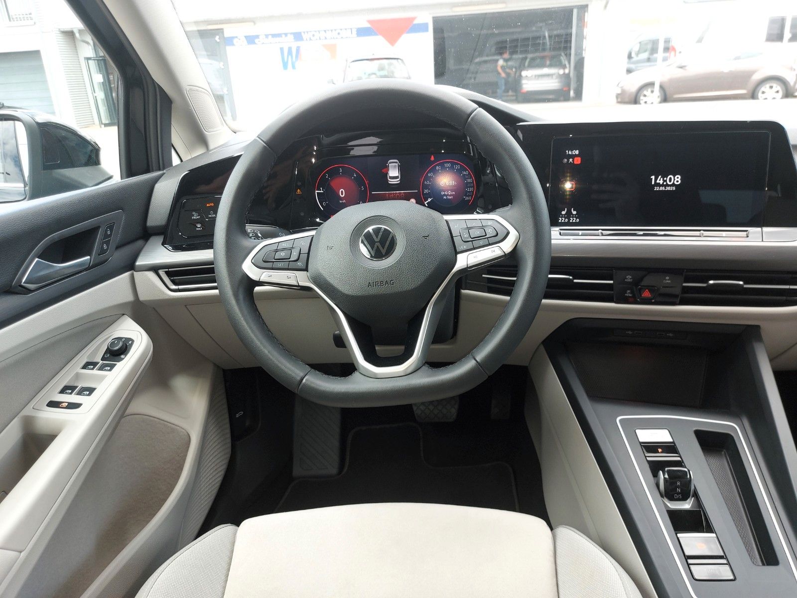 Volkswagen Golf VIII Variant 2.0 TDI Style - Samsaru's Car Outlet
