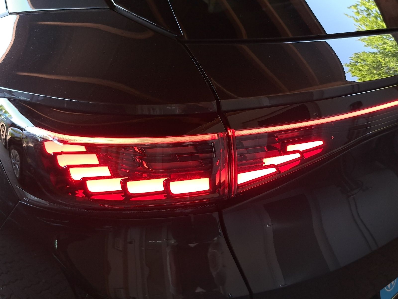 Volkswagen ID.4 GTX 1,99% PANO AHK NAV APP 20" WÄRMEPU DCC