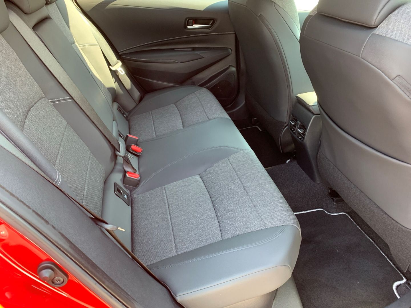 Toyota Corolla Touring Sports 1.8 Hybrid Teamplayer