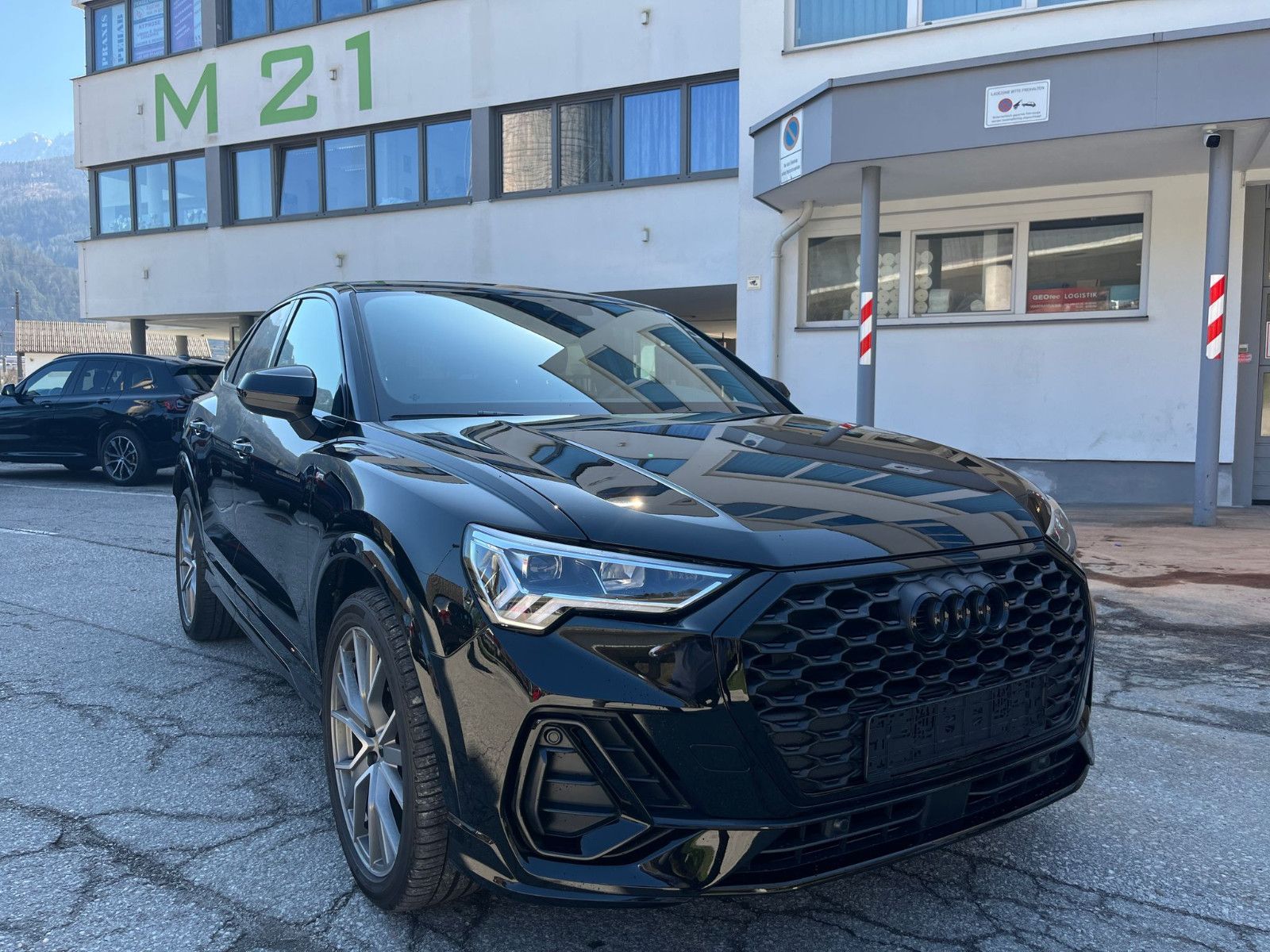Audi Q3 35 TDI Sportback S line - Samsaru's Car Outlet