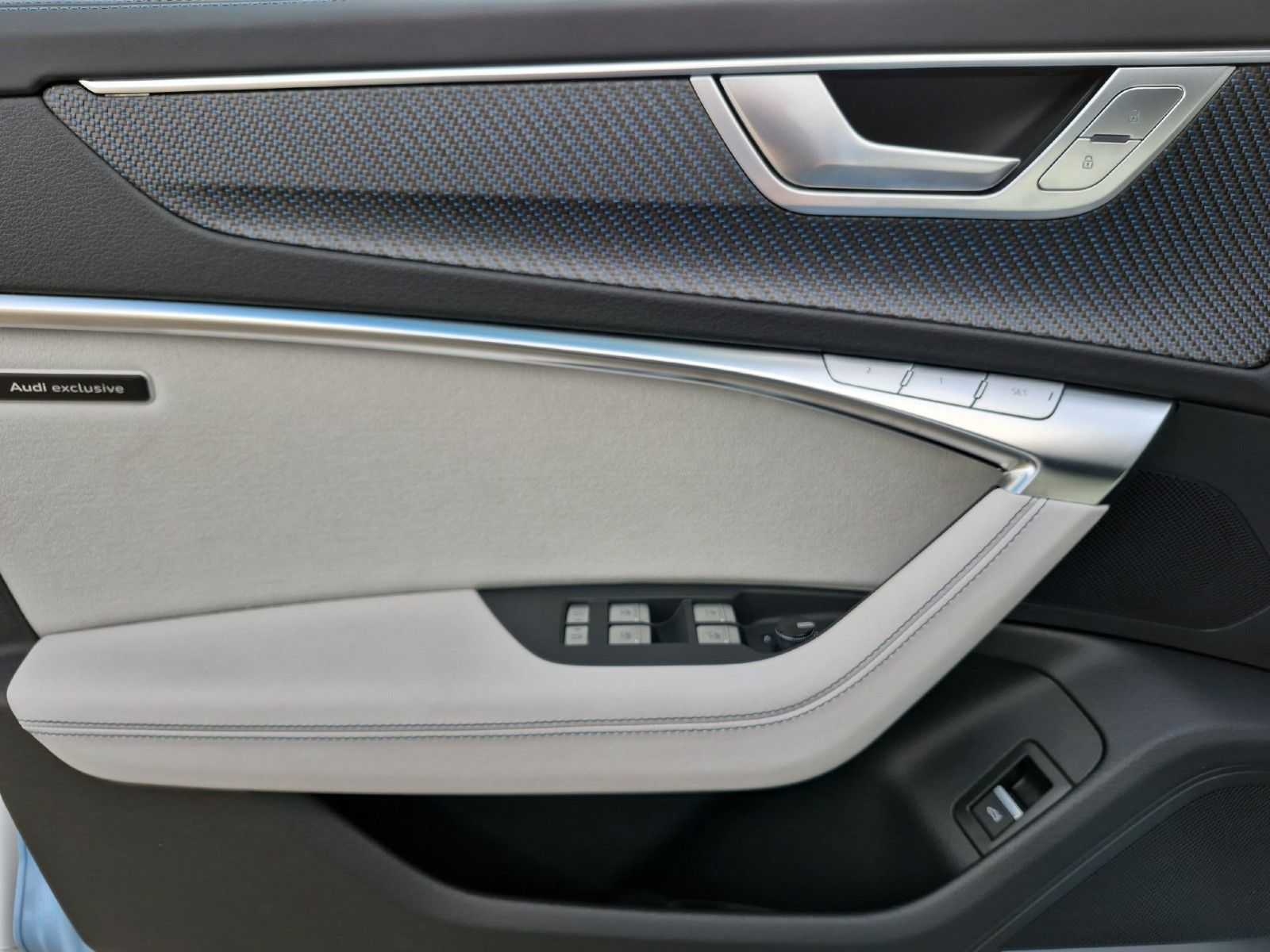 Audi RS6 Avant quattro perf. exclusive/Carbon/B&O/305