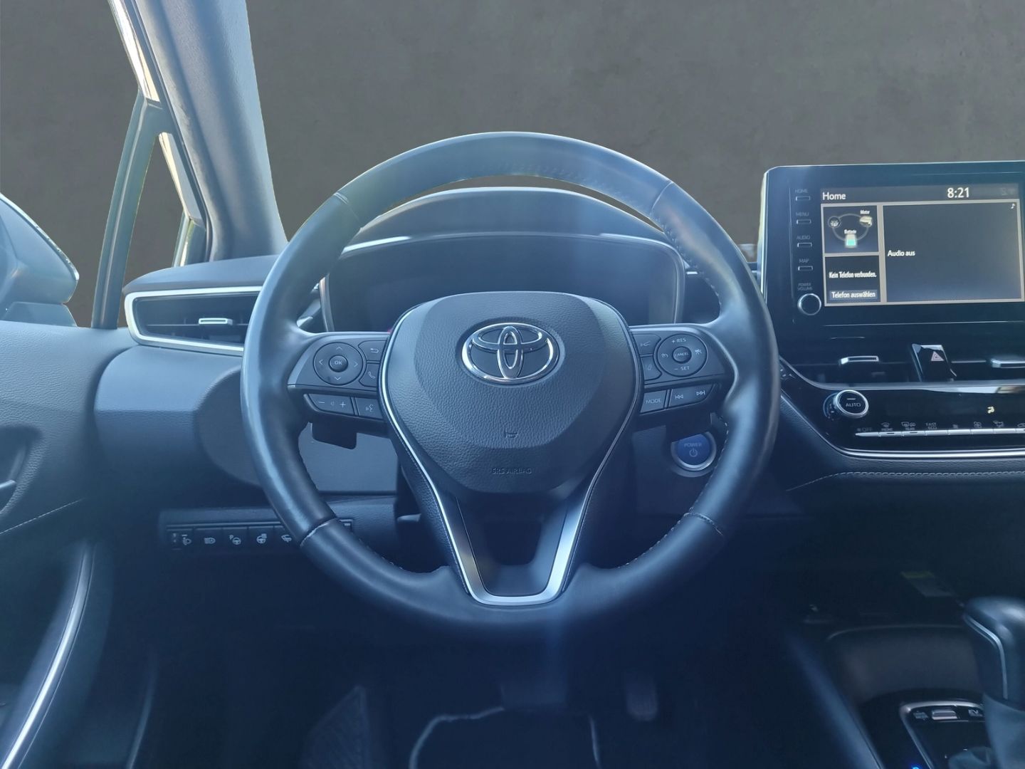 Toyota Corolla Hybrid Club 2.0 - Samsaru's Car Outlet