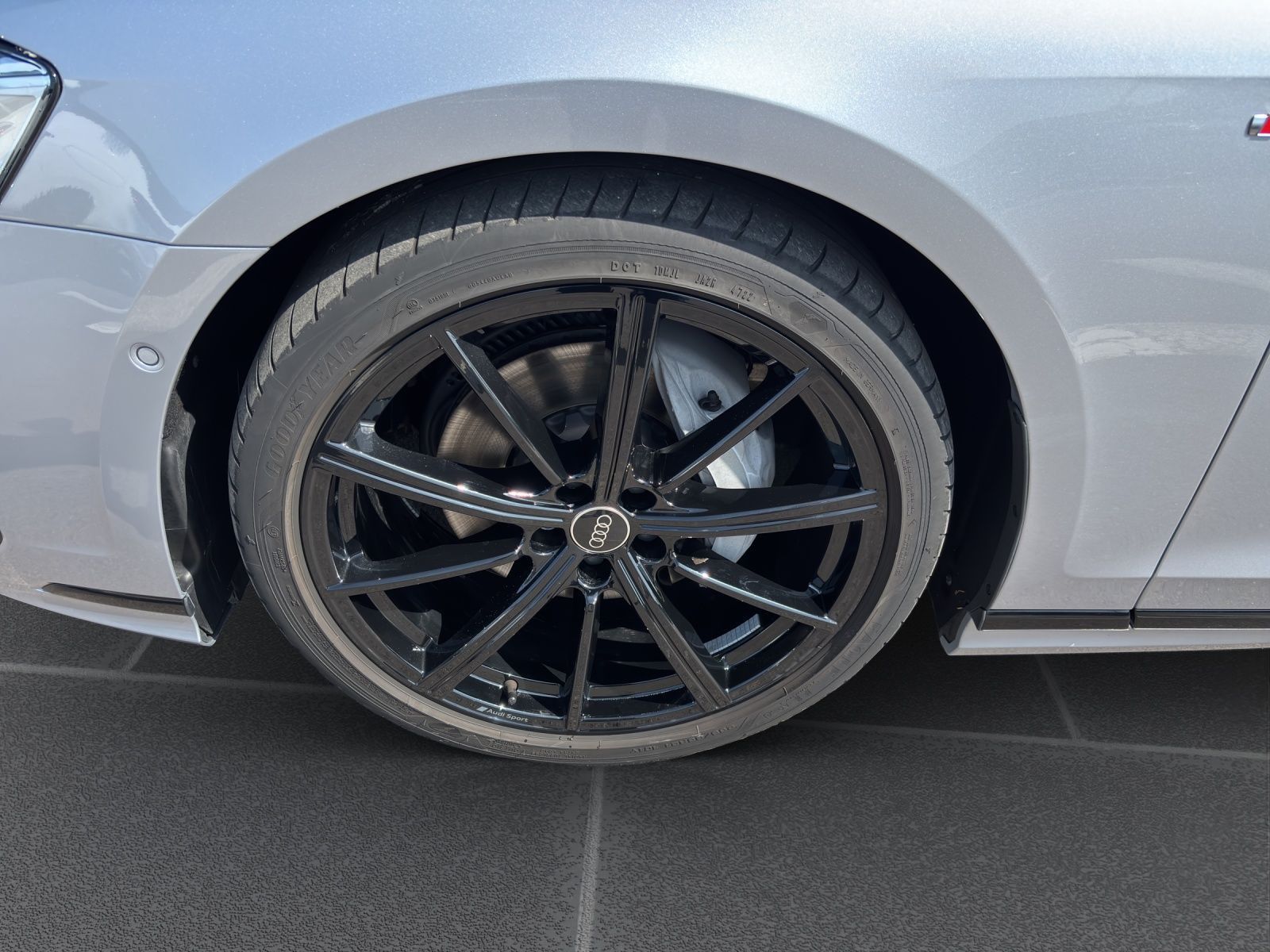 Audi A8 50 TDI quattro S line - Samsaru's Car Outlet