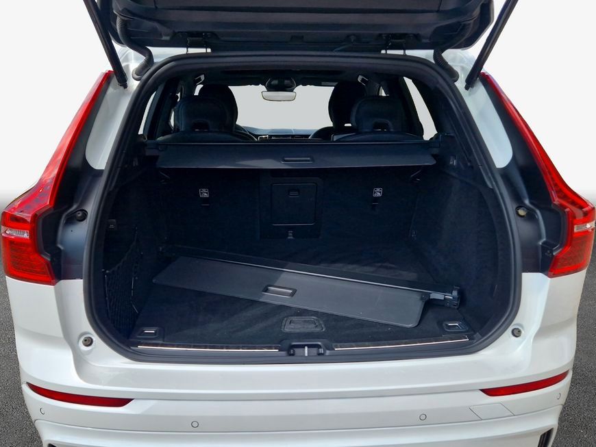 Volvo XC60 B4 D AWD Plus Dark,Pano, LM 21'',360° Surro