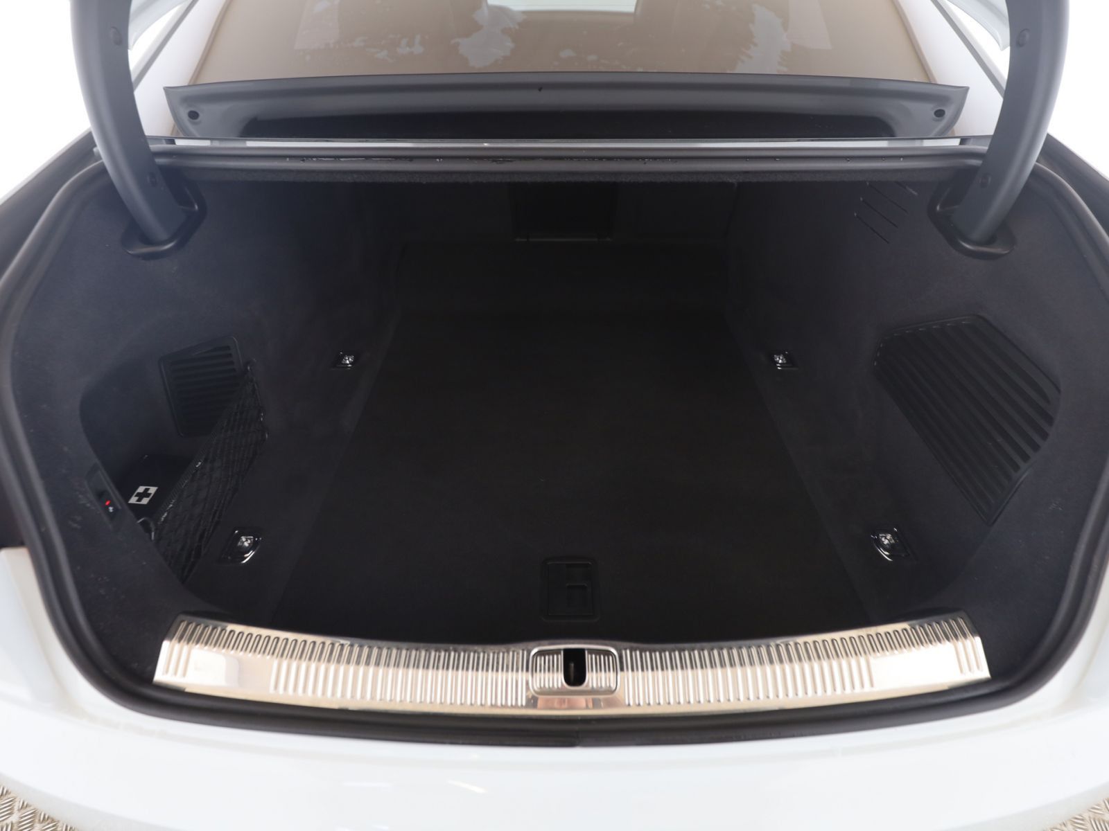 Audi A8 50 TDI quattro S line Pano+AHK+RFK+StandH+LUF