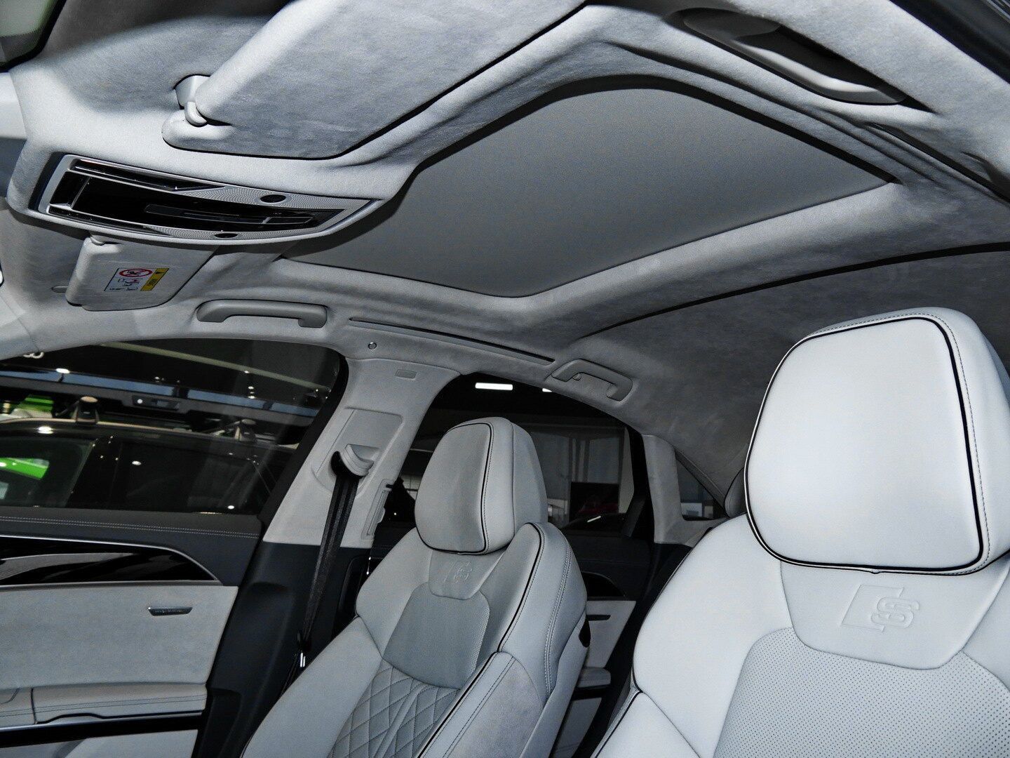 Audi A8 60 TFSI quattro S line - Samsaru's Car Outlet