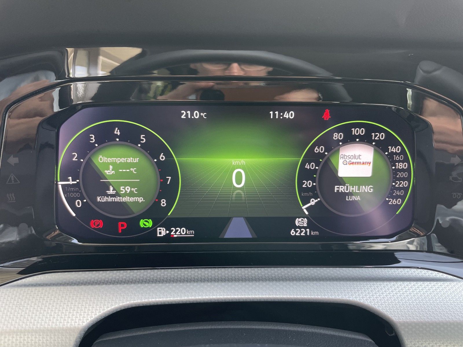 Volkswagen Golf VIII Move eTSI - Samsaru's Car Outlet