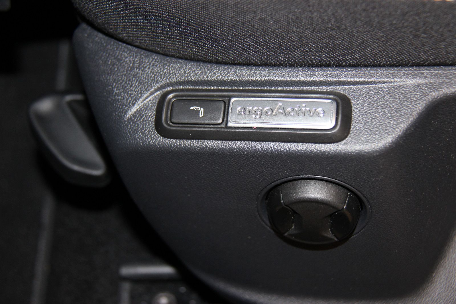 Volkswagen T-Roc Style 1.5 TSI DSG - Samsaru's Car Outlet