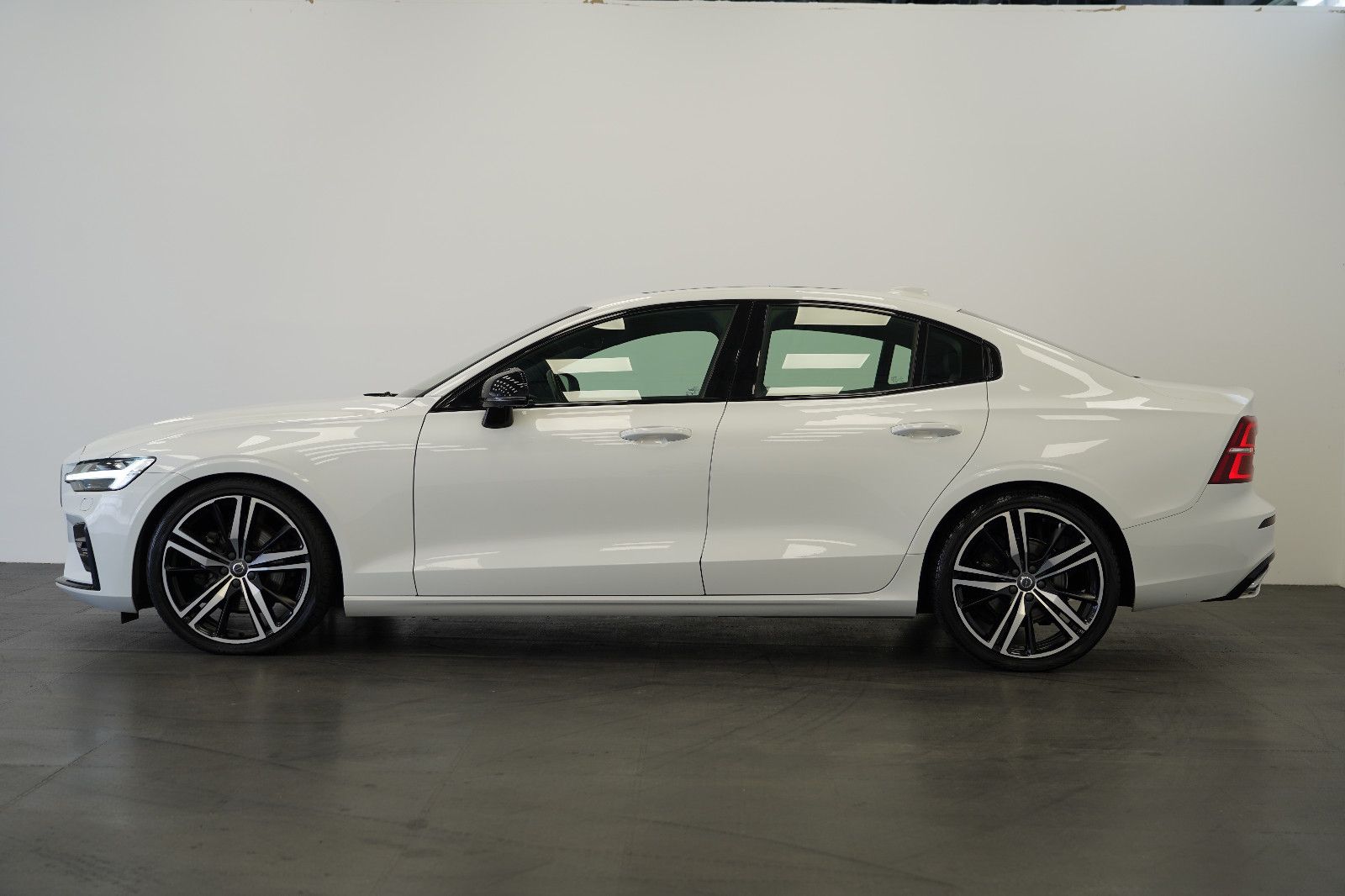 Volvo S60 Lim. T4 R-Design*HUD*PANO*StdHzg*360°K.*LED*