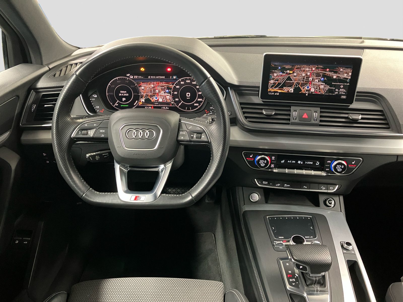 Audi Q5 55 TFSIe quattro S line - Samsaru's Car Outlet
