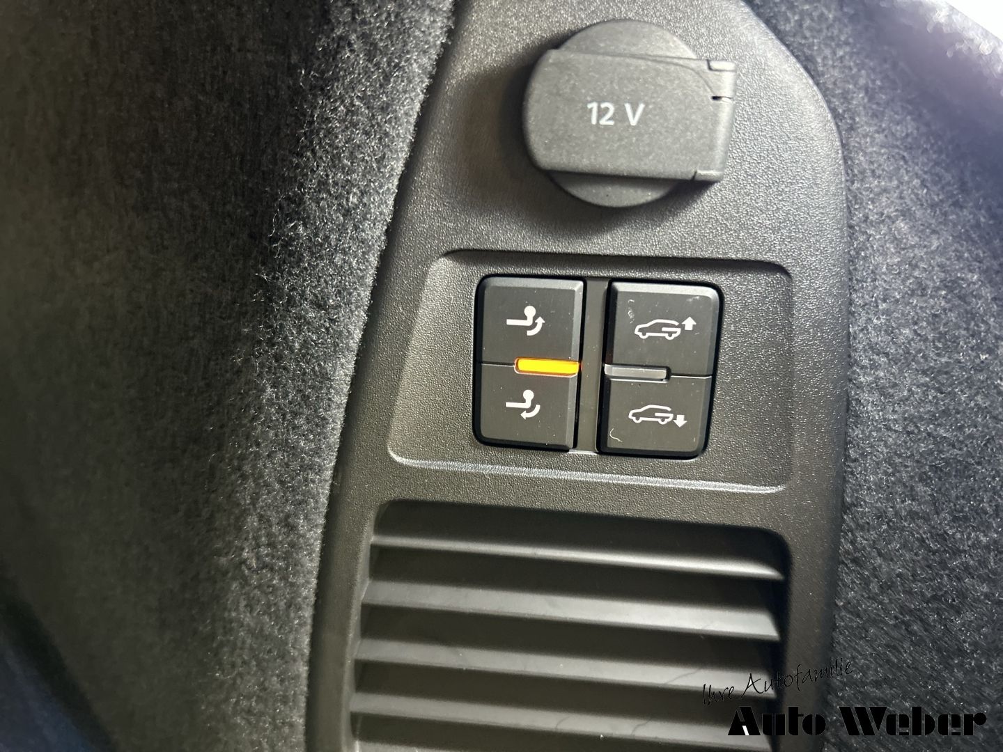Volkswagen Touareg V6 4Motion R-Line - Samsaru's Car Outlet