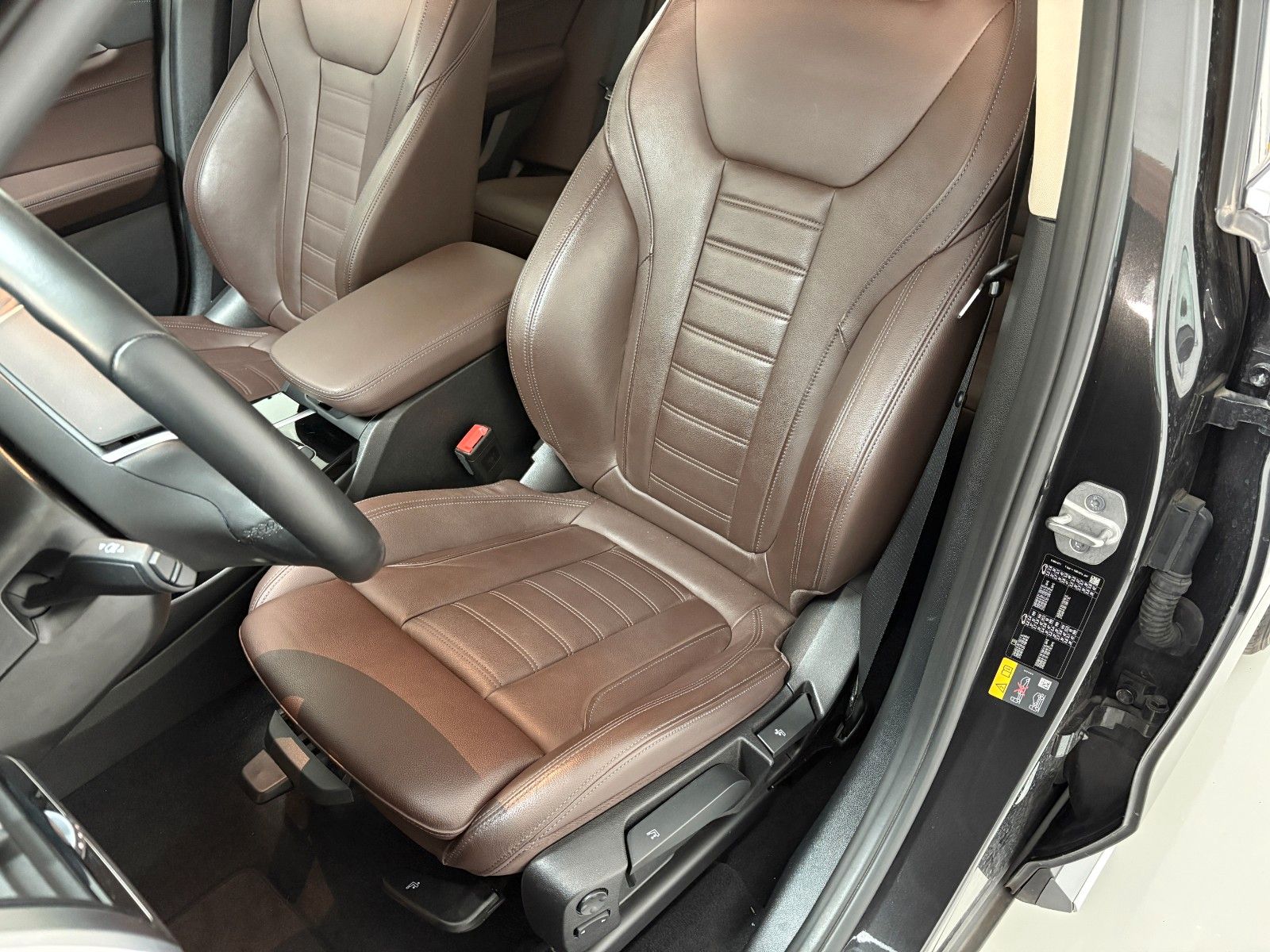 BMW X3 xDrive 30 e Luxury Line - Samsaru's Car Outlet