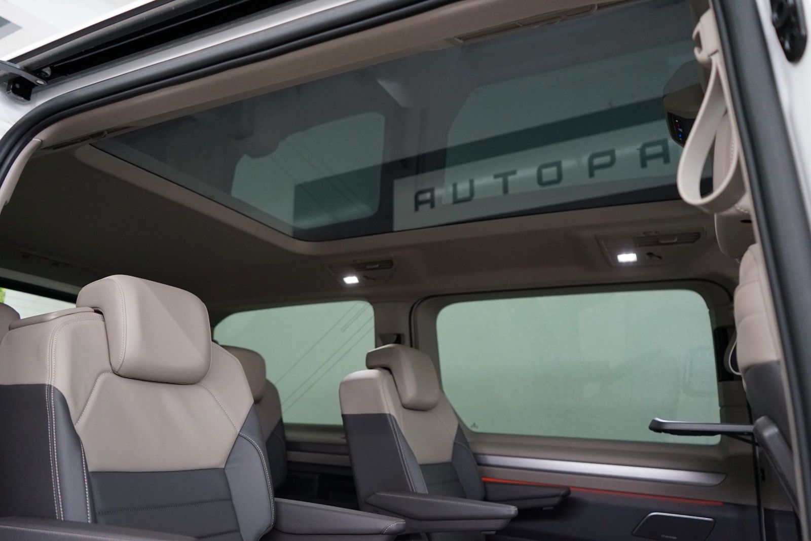 Volkswagen T7 Multivan Lang 2.0 TSI Style/Leder/Mega-Spec!