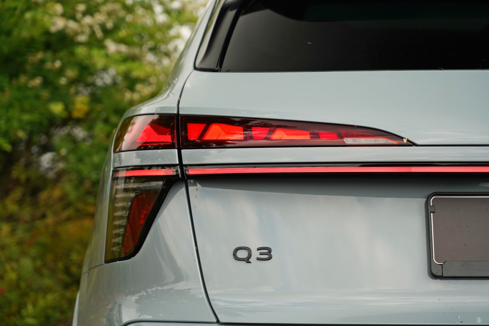 Audi Q3 SUV e-hybrid AHK S-LINE PANO TECH PRO MATRIX