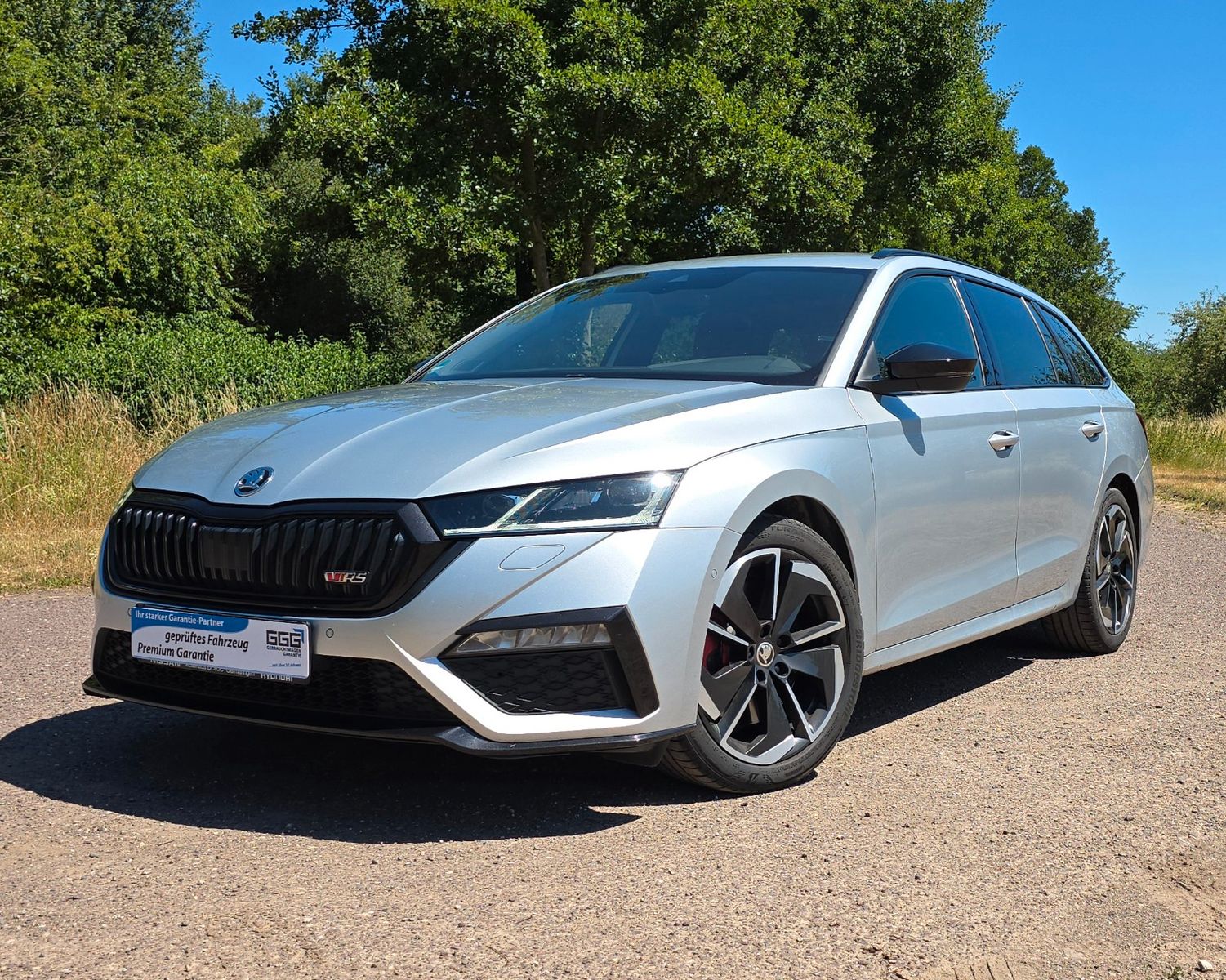 Skoda Octavia Combi RS First Edition - Samsaru's Car Outlet