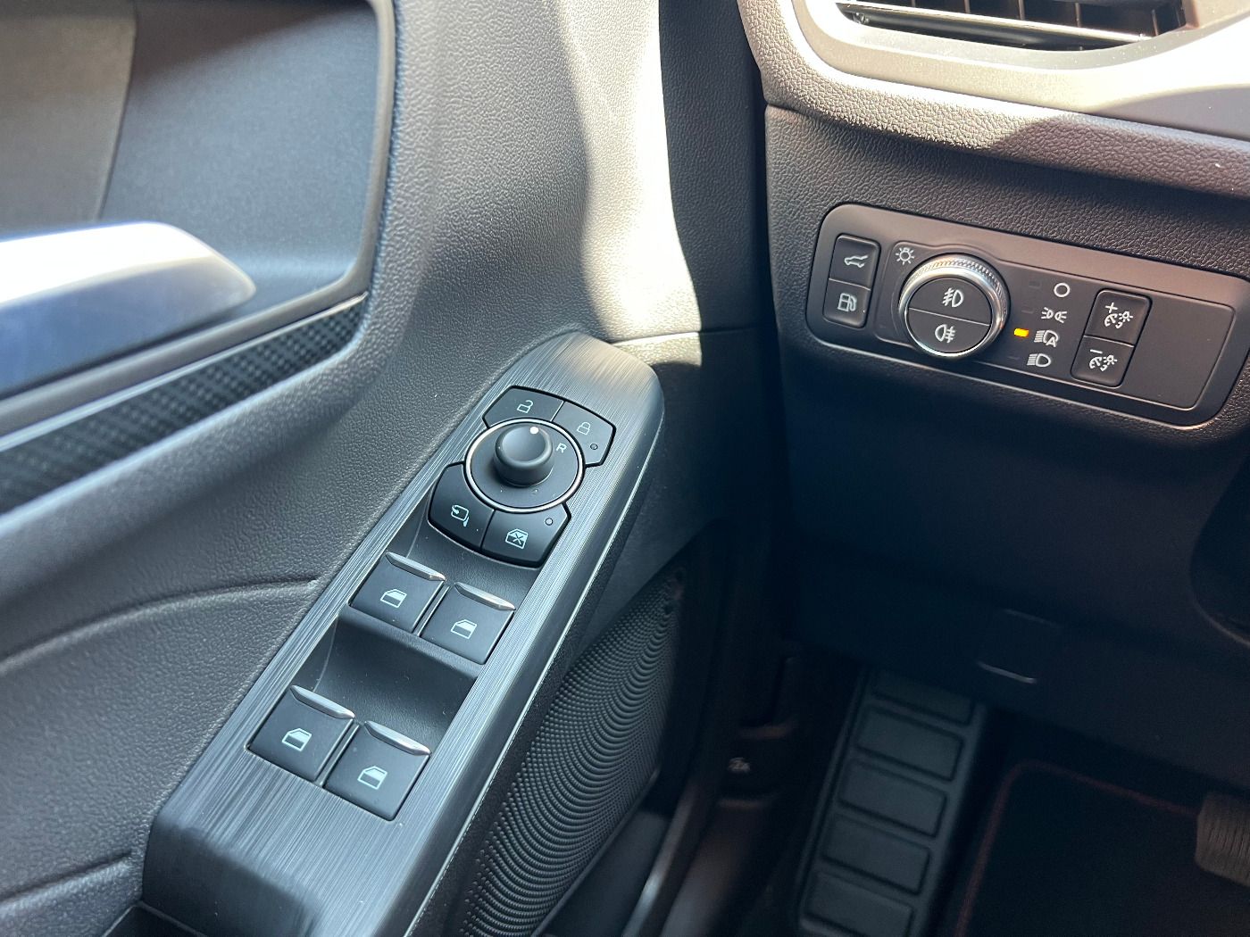 Ford KUGA ST-Line X - Samsaru's Car Outlet