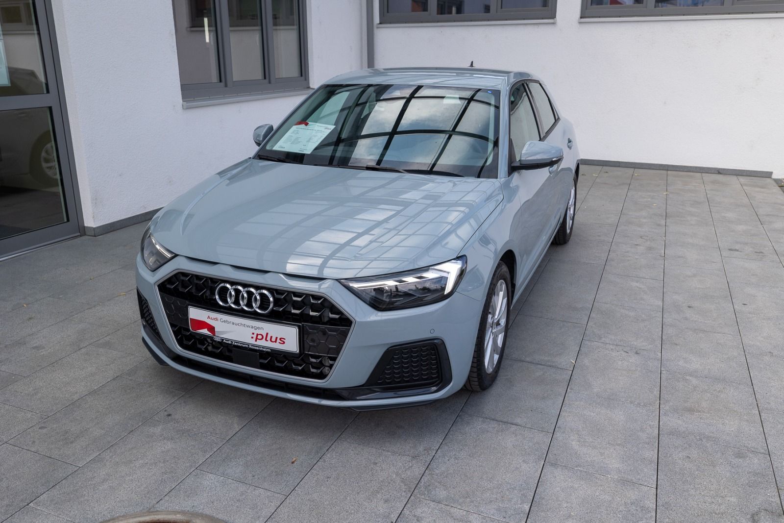 Audi A1 Sportback advanced 30 TFSI - Samsaru's Car Outlet