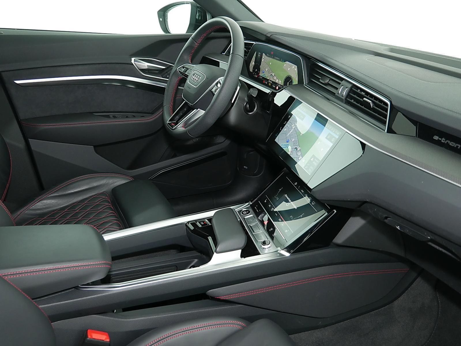 Audi Q8 Sportback S line 55 e-tron quattro - Samsaru's Car Outlet