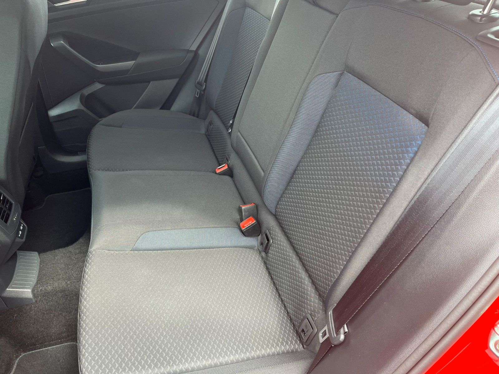 Volkswagen T-Roc 1.5 TSI DSG UNITED - Samsaru's Car Outlet