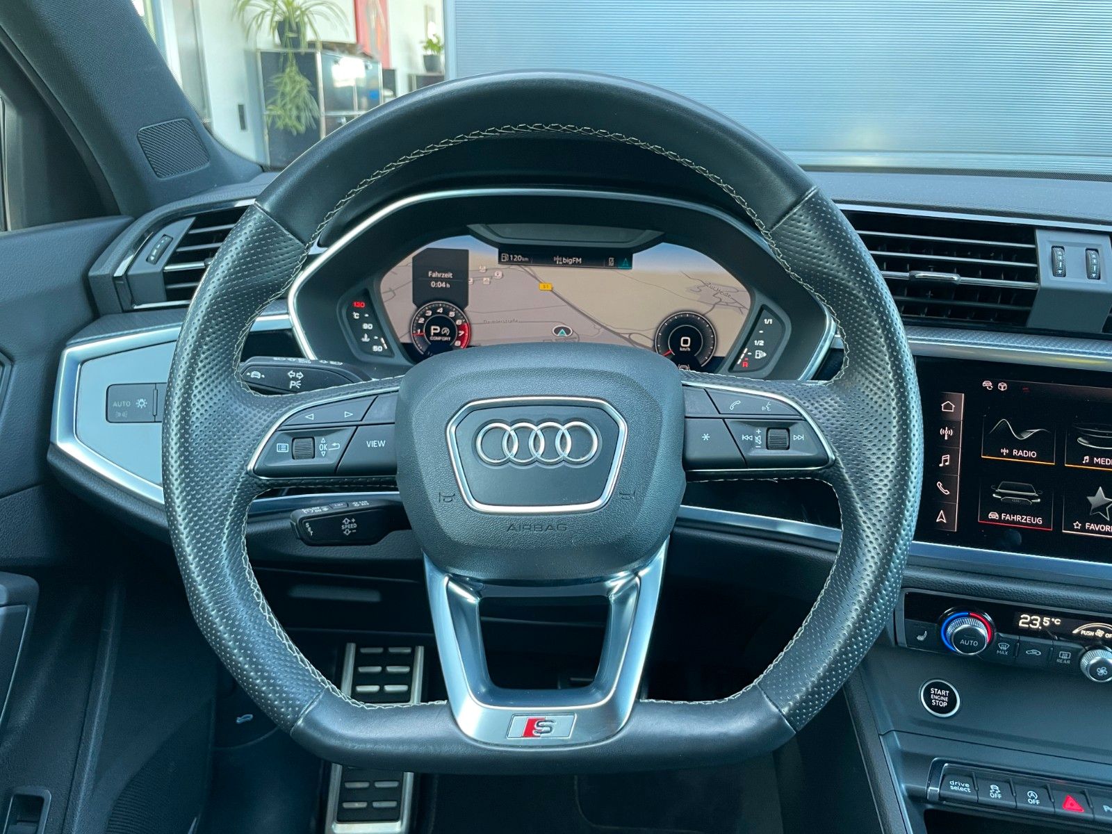 Audi Q3 Sportback 2,0TFSI quattro Sline Black - Samsaru's Car Outlet