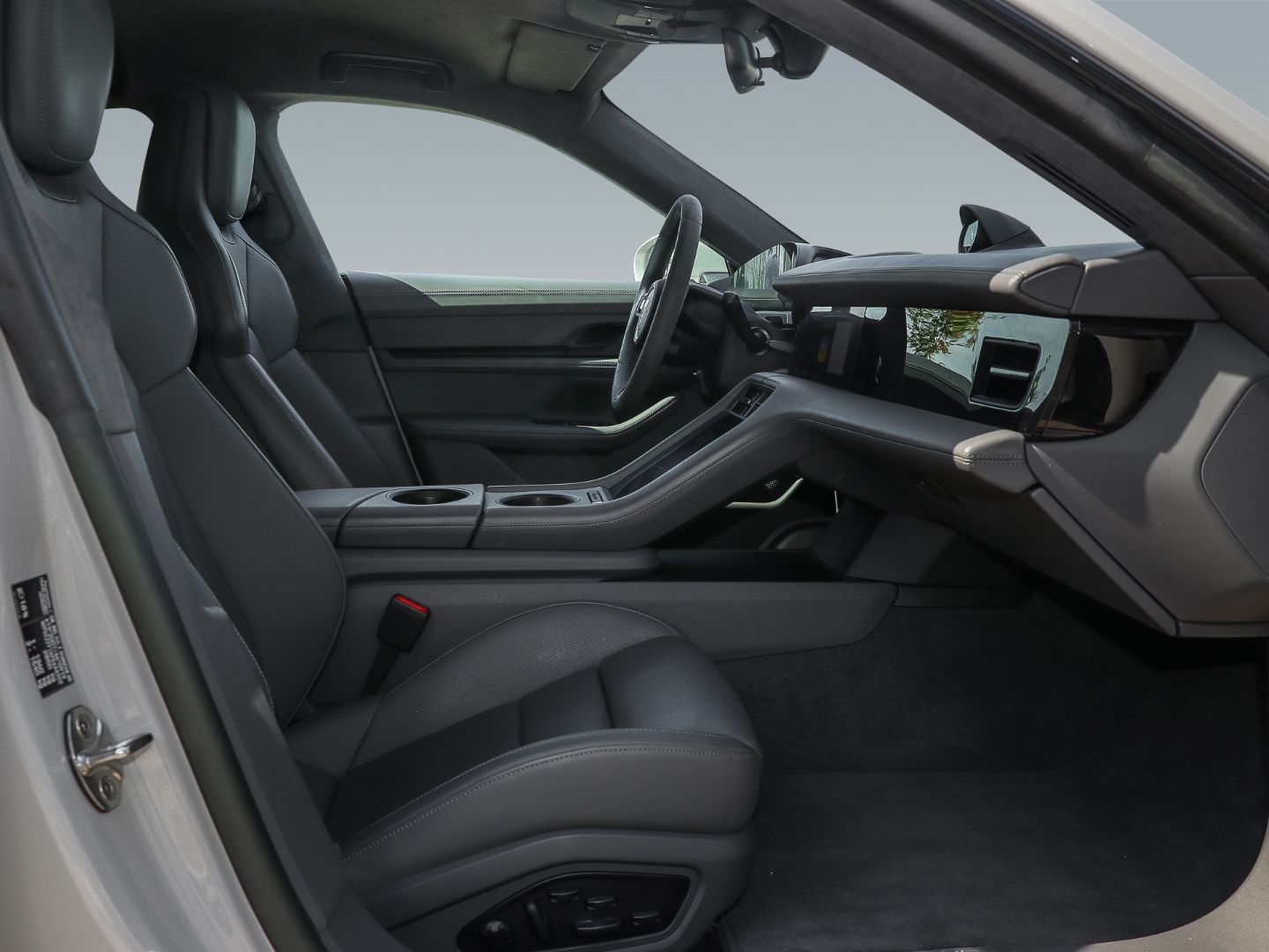 Porsche Taycan GTS Surround-View InnoDrive Sitzbelüftung